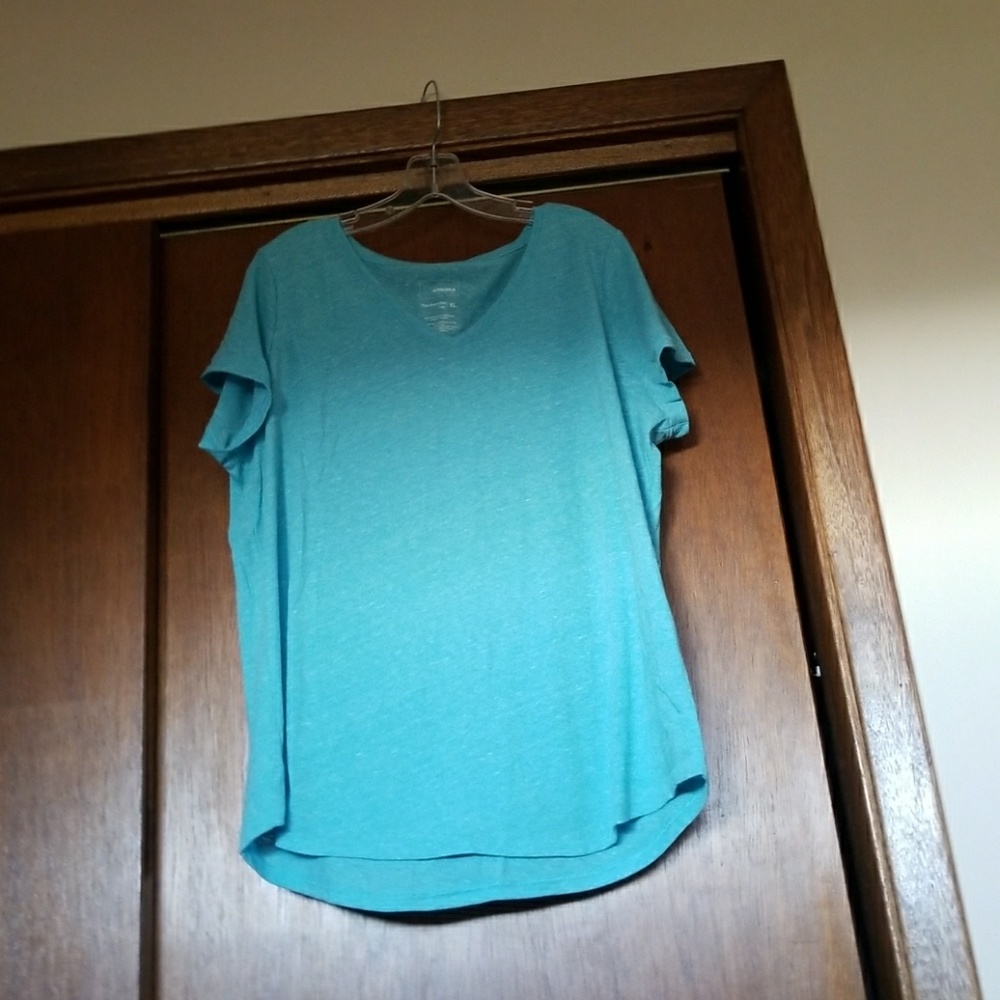 NWOT. XL Sonoma Hi Lo Shirt